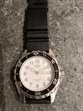 Relojes marca CASIO i SWATCH