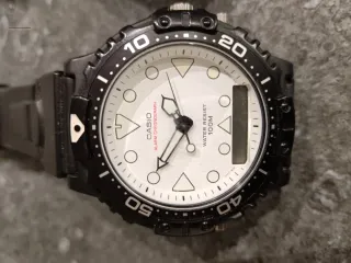 Relojes marca CASIO i SWATCH