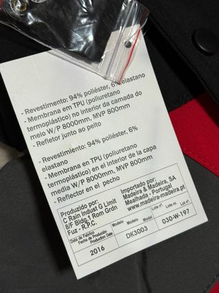 Chaqueta Impermeable Mader