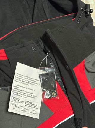 Chaqueta Impermeable Mader