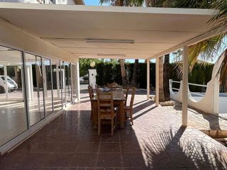 Chalet en venta en Peña de las Águilas en Elche
