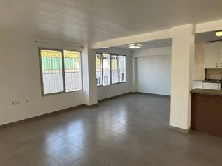 Chalet en venta en Peña de las Águilas en Elche