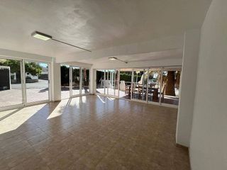 Chalet en venta en Peña de las Águilas en Elche