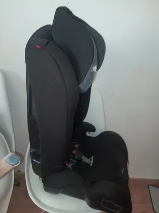 Silla de coche Piku negra