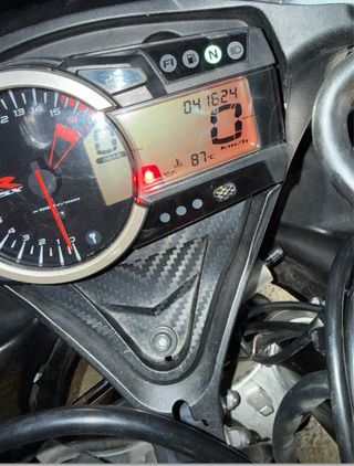 Suzuki GSXR 600 L4 (2014) 7000€ hasta el domingo