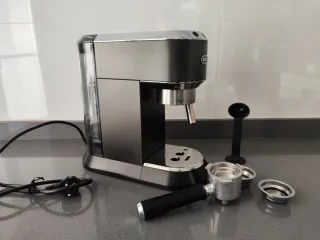 Cafetera De'Longhi EC 685.BK Negra