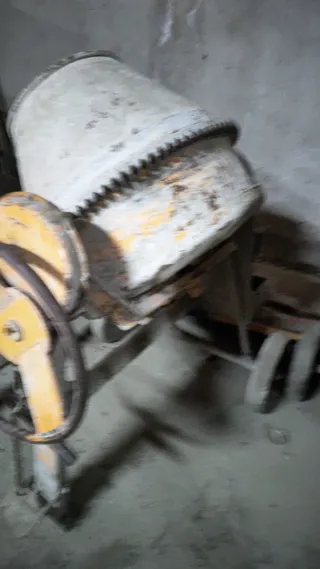 Hormigonera con motor