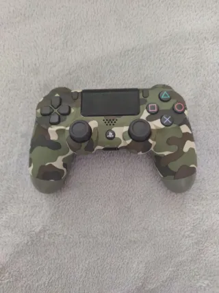 PlayStation 4 con mando