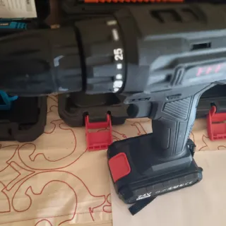 Taladro de impacto 24V con 2 baterías