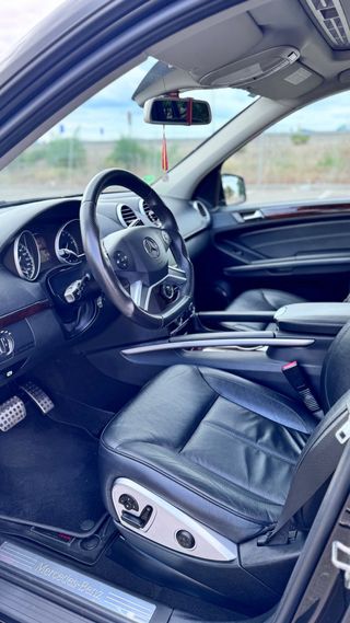 Mercedes-Benz  GL 2012