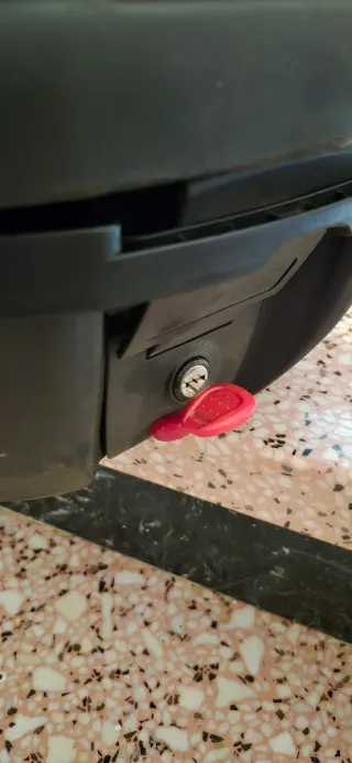 Baúl Moto Kappa Negro/Rojo