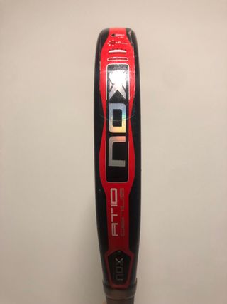 Pala de padel Nox AT10 Genius 18k de Agustin Tapia