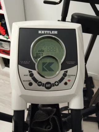 Bicicleta elíptica Kettler profesional.