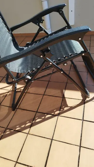 Tumbona reclinable exterior negra sin estrenar