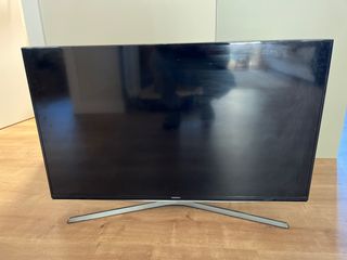 Televisor Samsung Negro y Plateado