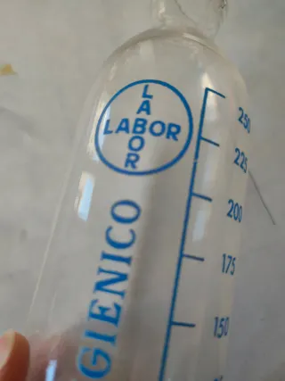 Biberón antiguo de cristal marca Labor Higienico