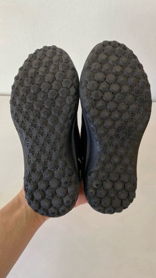 Botas fútbol multitacos niño