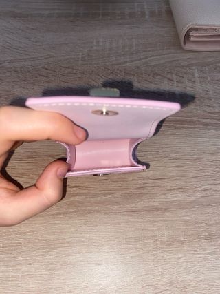 Monedero Carolina Herrera rosa