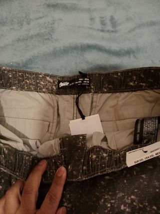 dos Bermudas talla XXL y S