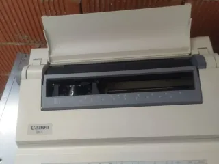 Máquina de escribir eléctrica Canon ES3