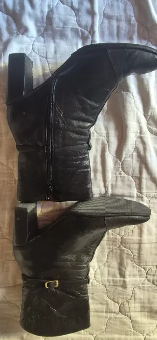 Botas de mujer de piel bajas negras