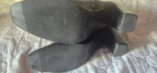 Botas de mujer de piel bajas negras