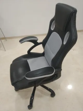 Silla de oficina giratoria negra y gris