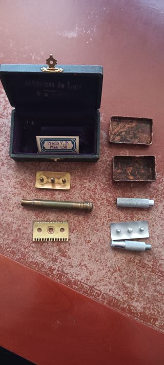 Due scatole per rasoi. 2 piccole scatole.