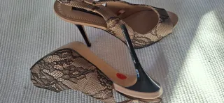 Zapatos tacón Zara encaje beige y negro