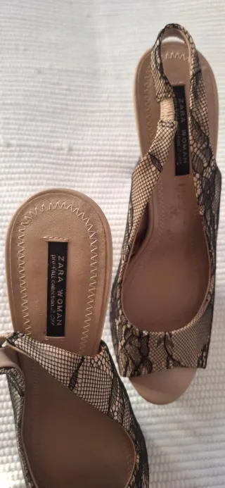 Zapatos tacón Zara encaje beige y negro