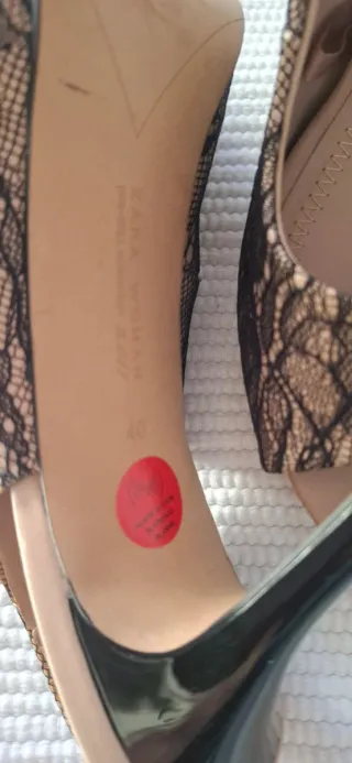 Zapatos tacón Zara encaje beige y negro