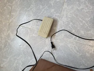 Máquina de coser Alfa vintage eléctrica