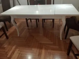 Mesa de comedor blanca extensible