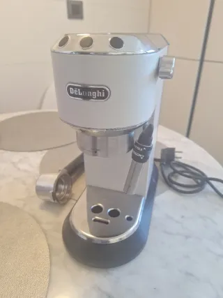 Cafetera DeLonghi.