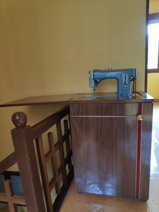 Máquina de coser Alfa 80 (1975)