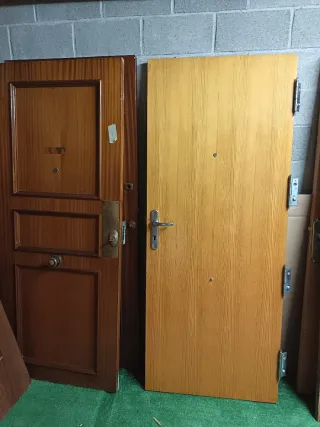 Puerta de entrada blindada sin marco