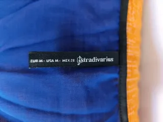 Vestido azul con estampado étnico