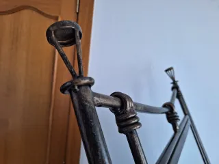 Specchio da terra in ferro battuto dorato