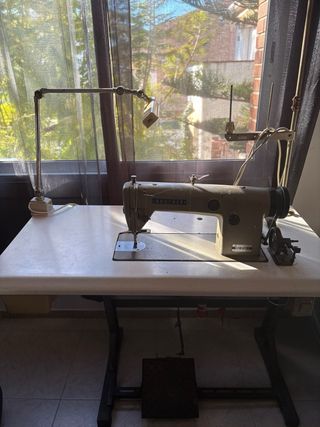 Máquina de coser industrial Brother