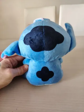 Pupazzo Stitch blu con ventosa