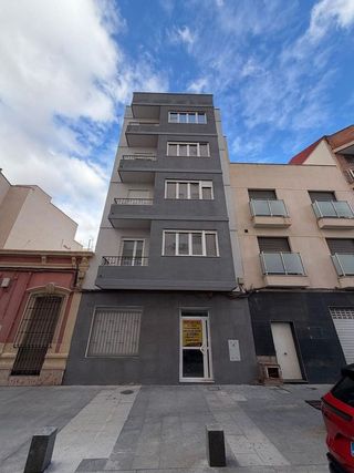 Piso en venta en Plaza de Toros - Santa Rita en Almería
