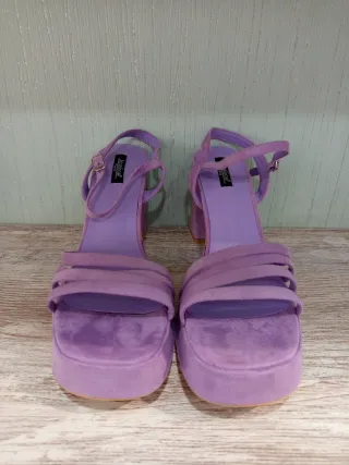 Sandalias de tacón moradas talla 41