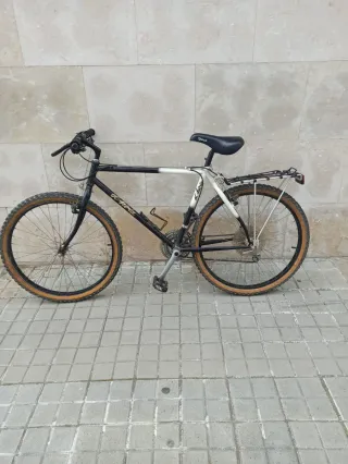 Bicicleta passeig tipus "tot terreny"