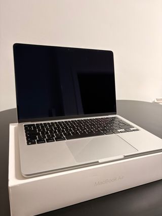 MacBook Air M2 13” 2023 Plata