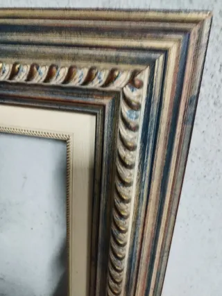 Marco de madera antiguo dorado