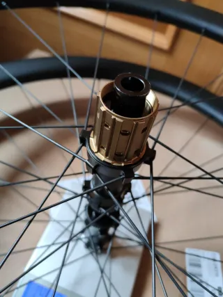 Ruedas Carretera Perfil 45 24H 12/100-12/142