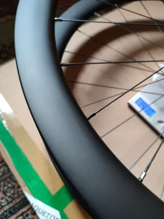 Ruedas Carretera Perfil 45 24H 12/100-12/142