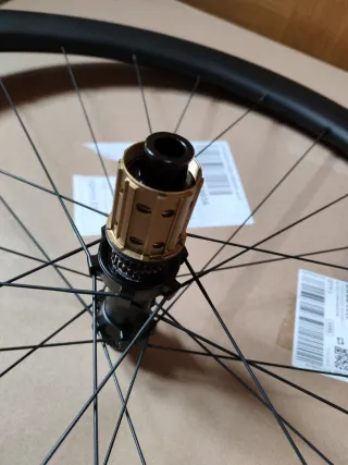 Ruedas Carretera Perfil 45 24H 12/100-12/142