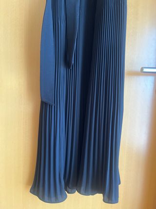 Vestido negro plisado Ellies
