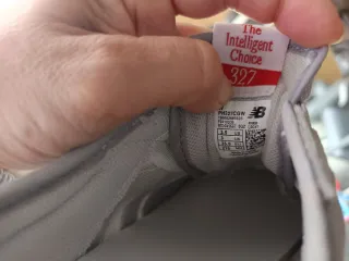 Zapatillas New Balance 327 Gris unisex talla 35'5.